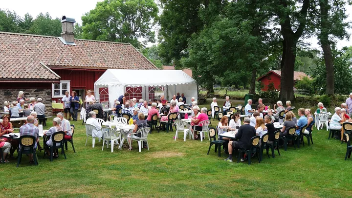 Våffelcafé på Persgården – Mariestad